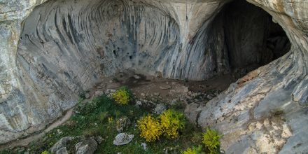 Пещера Проходна, Карлуково